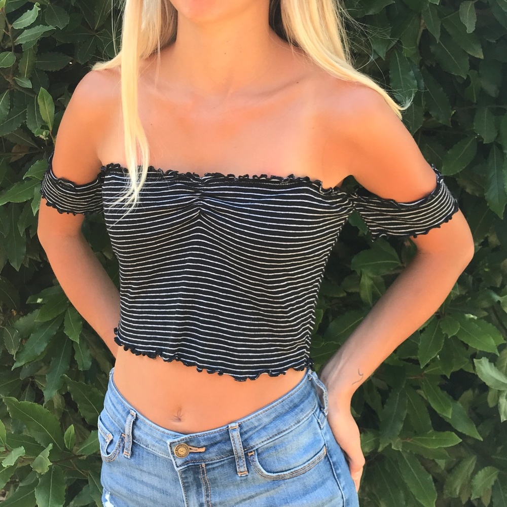 off the shoulder top🌺